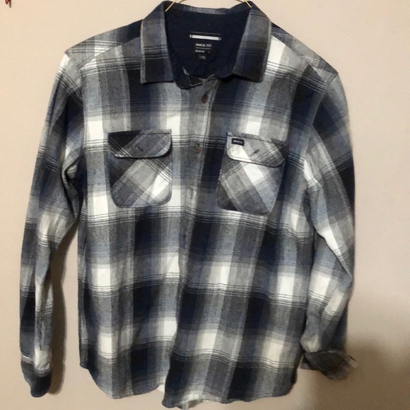 RVCA button down shirt. - Picture 1 of 1